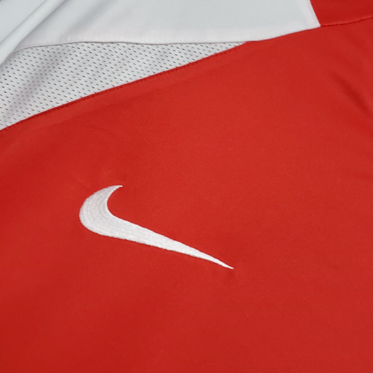 Camisa Retrô Arsenal I 2002/04 Masculino 4 Camisa Retrô Arsenal I 2002/04 Masculino - Imagem 4