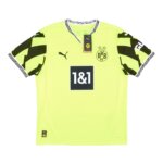 Camisa Borussia Dortmund retrô neon 2025/2026, modelo torcedor amarelo “Electricity Yellow” com mangas pretas e escudo oficial no peito.