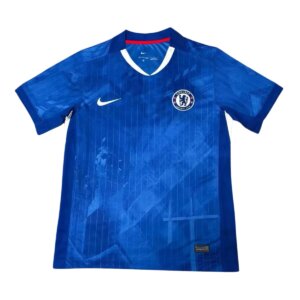 Camisa Chelsea I 25/26 Masculina Torcedor azul com design grunge e gola V, uniforme titular do Chelsea 2025-2026