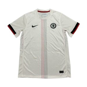 Camisa Chelsea II 25/26 Masculina Torcedor na cor branca com faixa central laranja e preta, modelo retrô inspirado na temporada 1969-1970.
