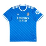 Camisa Real Madrid III 25/26 Masculina Torcedor azul com detalhes brancos e amarelos, inspirada no Santiago Bernabéu