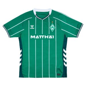 Camisa Werder Bremen I 25/26 torcedor masculina na cor verde com listras finas verticais, gola V e detalhes inspirados nas rotas dos bondes.