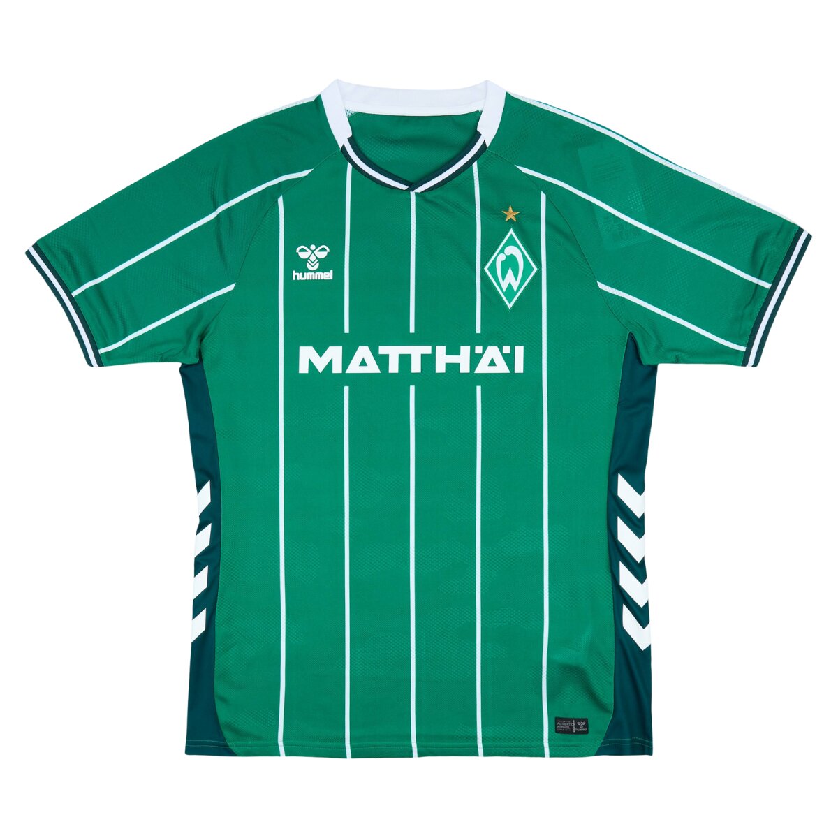 Camisa Werder Bremen I 25/26 Masculina Torcedor 1 Camisa Werder Bremen I 25/26 torcedor masculina na cor verde com listras finas verticais, gola V e detalhes inspirados nas rotas dos bondes.
