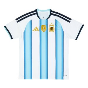 Camisa Argentina I 26/27 Masculina Torcedor azul e branca com patch de campeão mundial