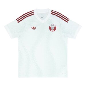 Camisa reserva Catar 2026 branca com detalhes vinho