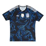 Camisa Seleção Argentina reserva 26/27 preta com detalhes em azul modelo torcedor moderno